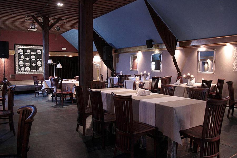 A' Propos Hotel, Restauracja, Club Валбжих Экстерьер фото
