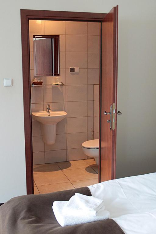 A' Propos Hotel, Restauracja, Club Валбжих Номер фото